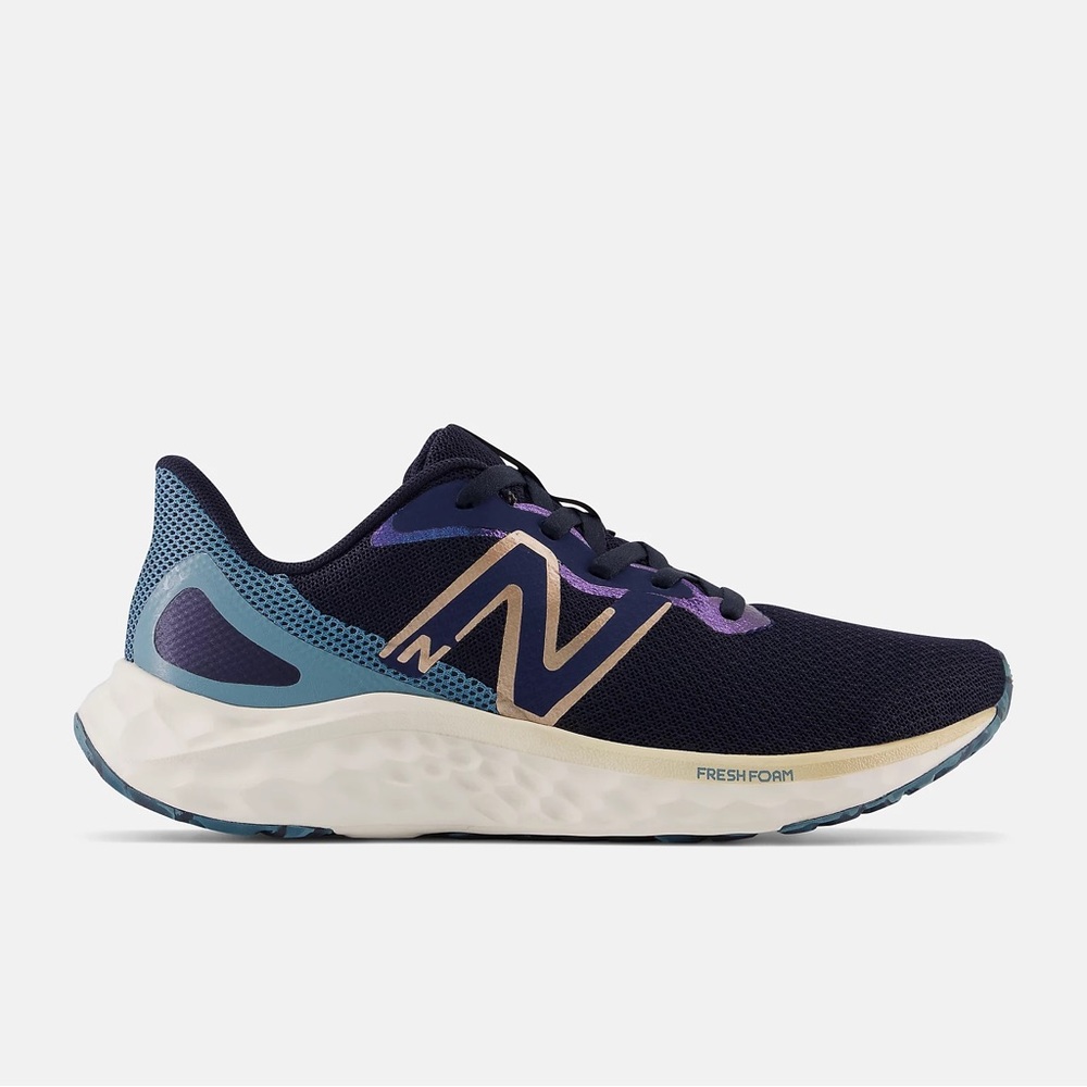 Fresh Foam Arishi v4 NWT Womens 9 Wide